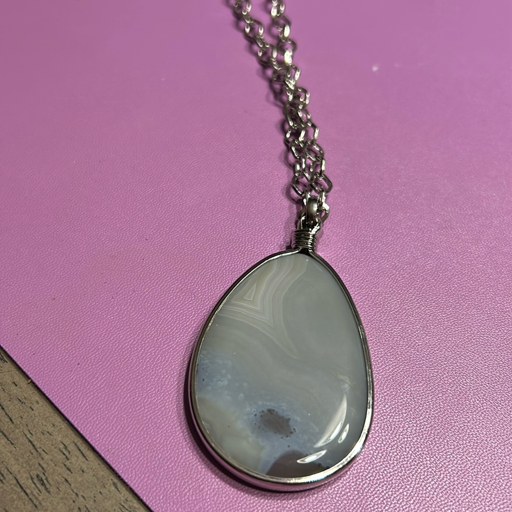 Beautiful reversible agate necklace
